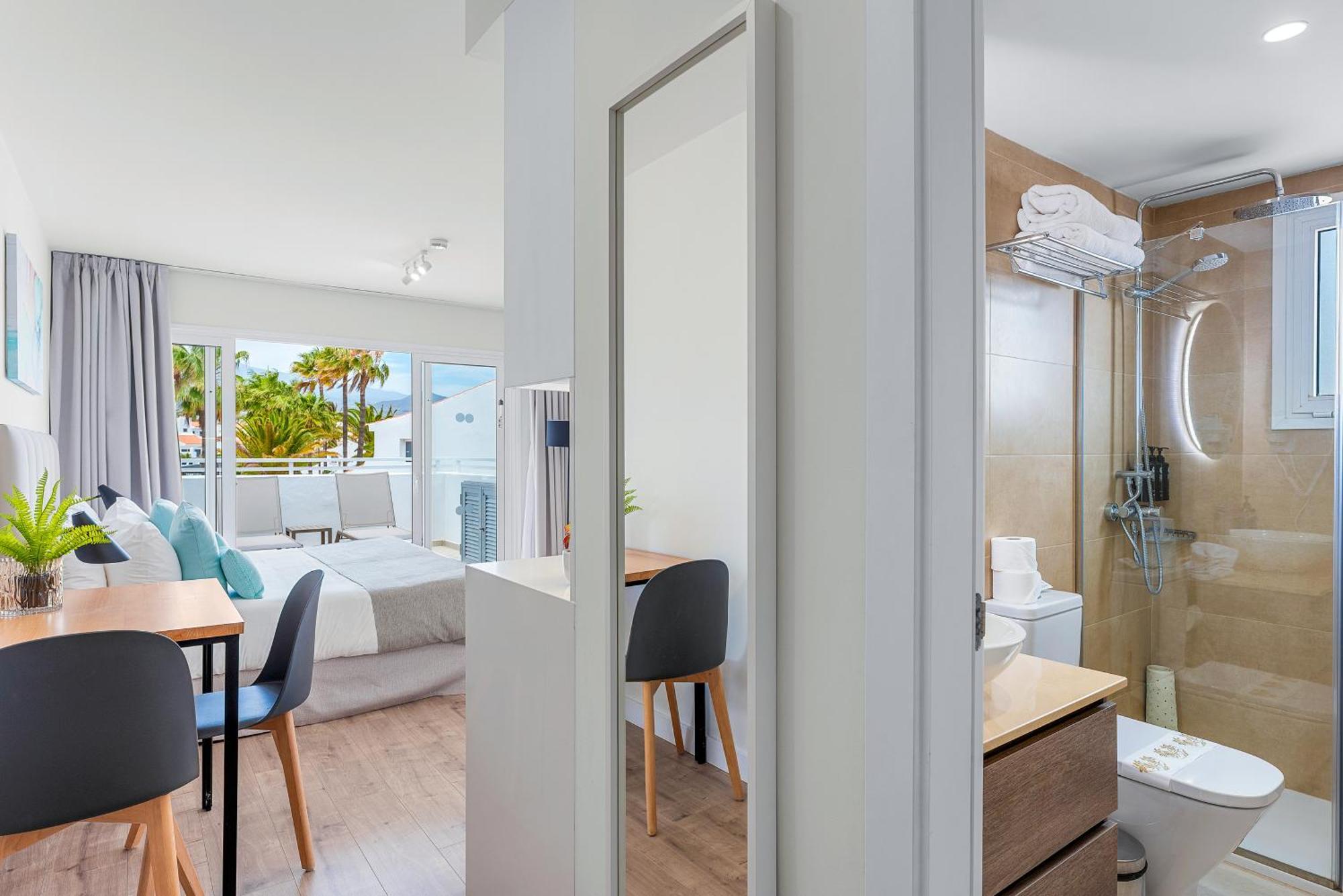 Wyndham Residences Golf Del Sur サンミゲル・デ・アボナ エクステリア 写真