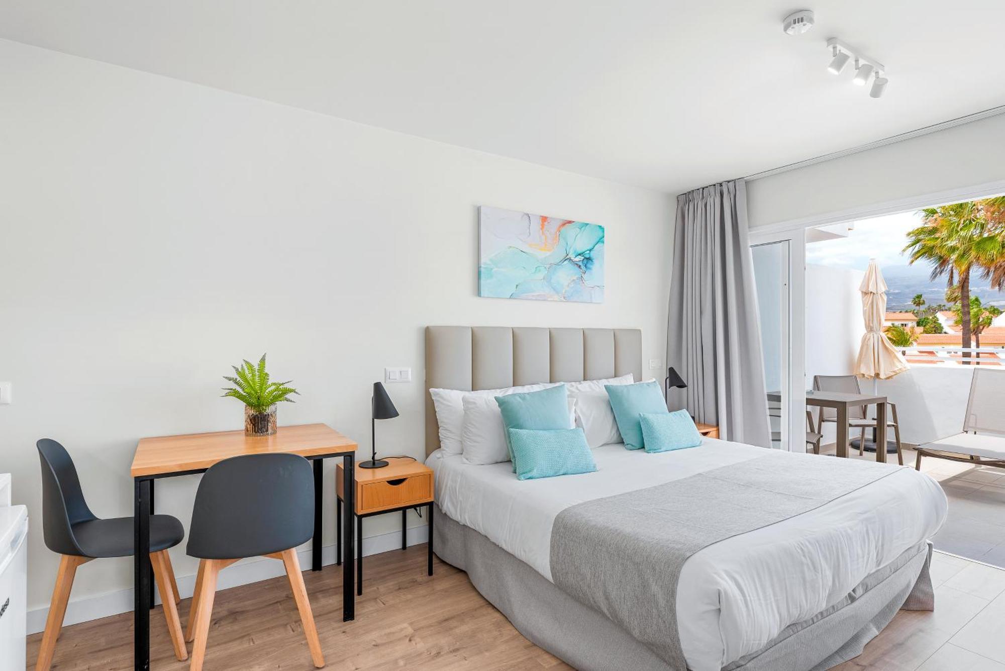 Wyndham Residences Golf Del Sur サンミゲル・デ・アボナ エクステリア 写真